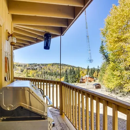 Cozy Condo With Fireplace - Near Brian Head Resort!